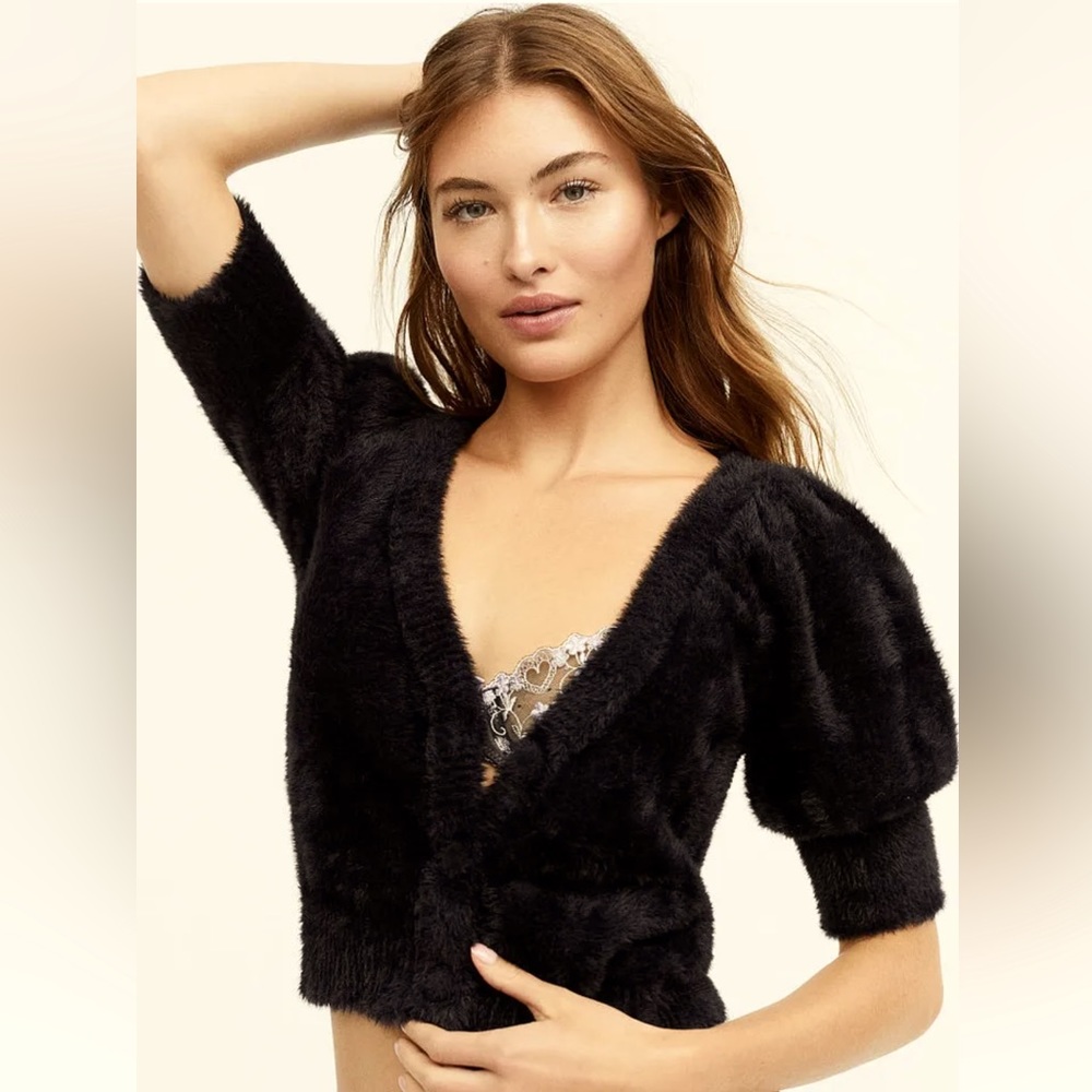 NWT FLL🍋 FIONA BLACK CROPPED SWEATER